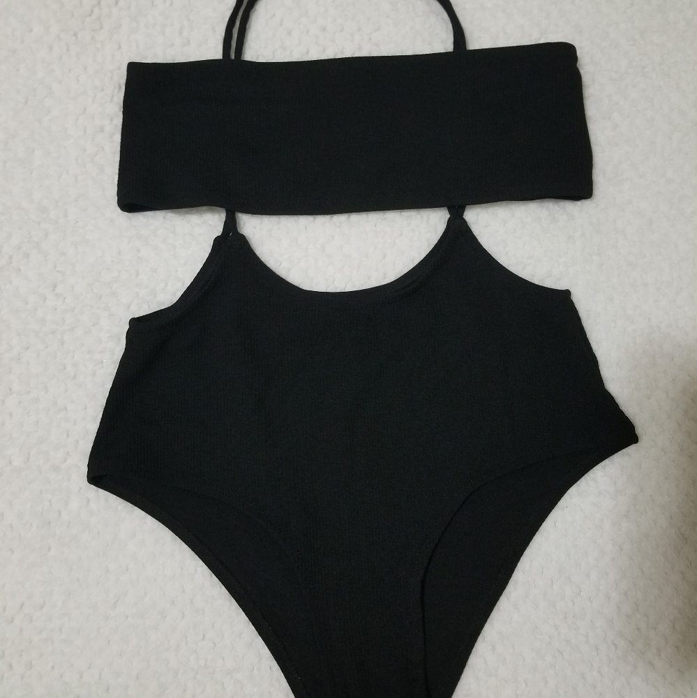 Black bikini